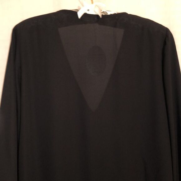 Kancystore M Black Button Front V-Neck Bell Quarter Sleeve Tie Front Blouse - Picture 6 of 12